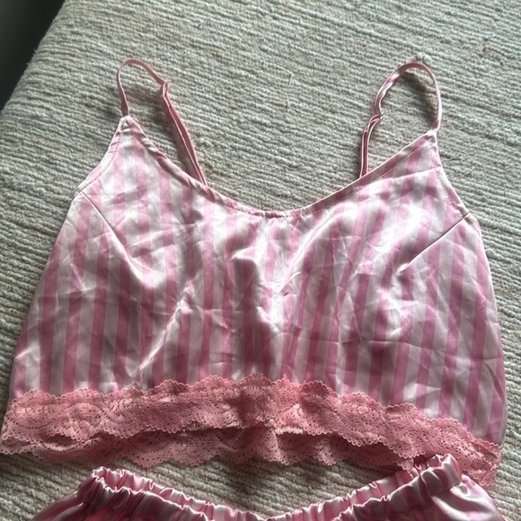 SHEIN Women’s silk two-piece pyjama set baby dolls size small - Picture 3 of 16